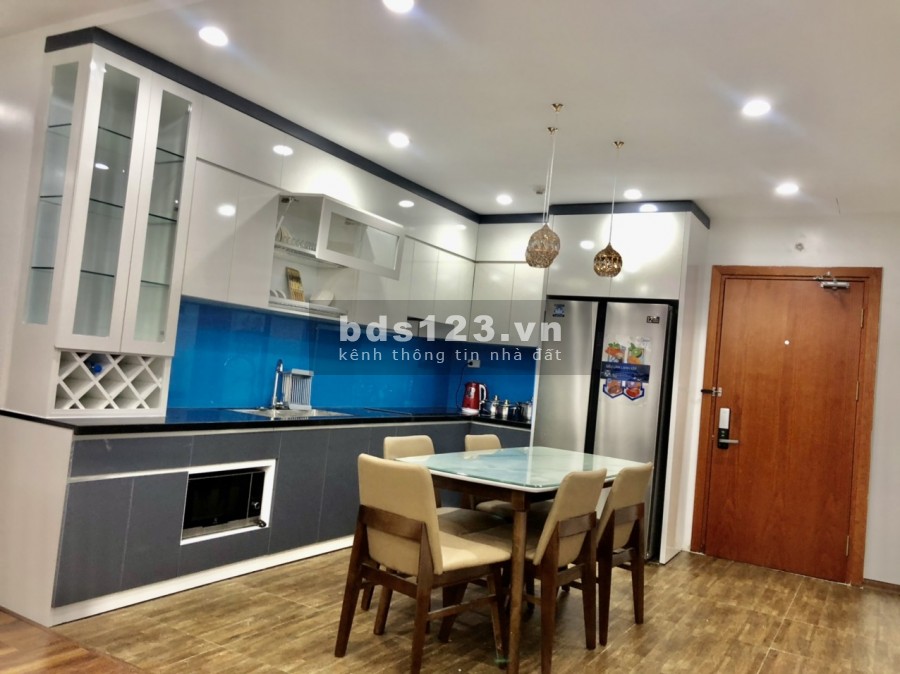 Gia đình cho thuê 02 căn hộ Goldmark 2pn full 10tr tòa S và 3pn tòa R giá 12tr . Liên hệ:0969679541