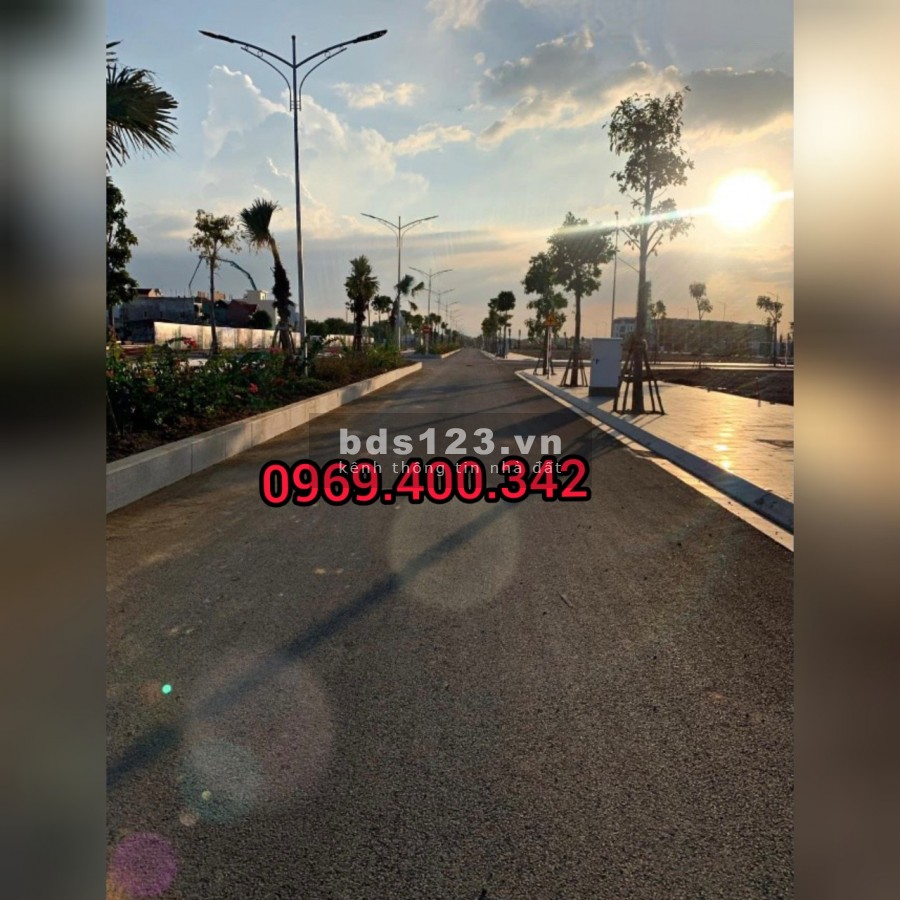 Cần sang nhượng Nhanh lô Liền kề Tháp Đồng Hồ, cơ sở hạ tầng hoàn thiện, giá thoả thuận