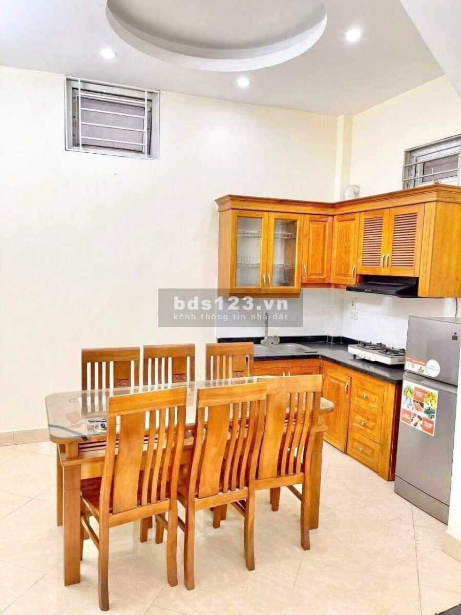 Cần Bán Nhà Ngõ 381 Phố Bạch Mai. Ngõ trước nhà xe 3 gác qua, xây 5 tầng đúc kiên cố