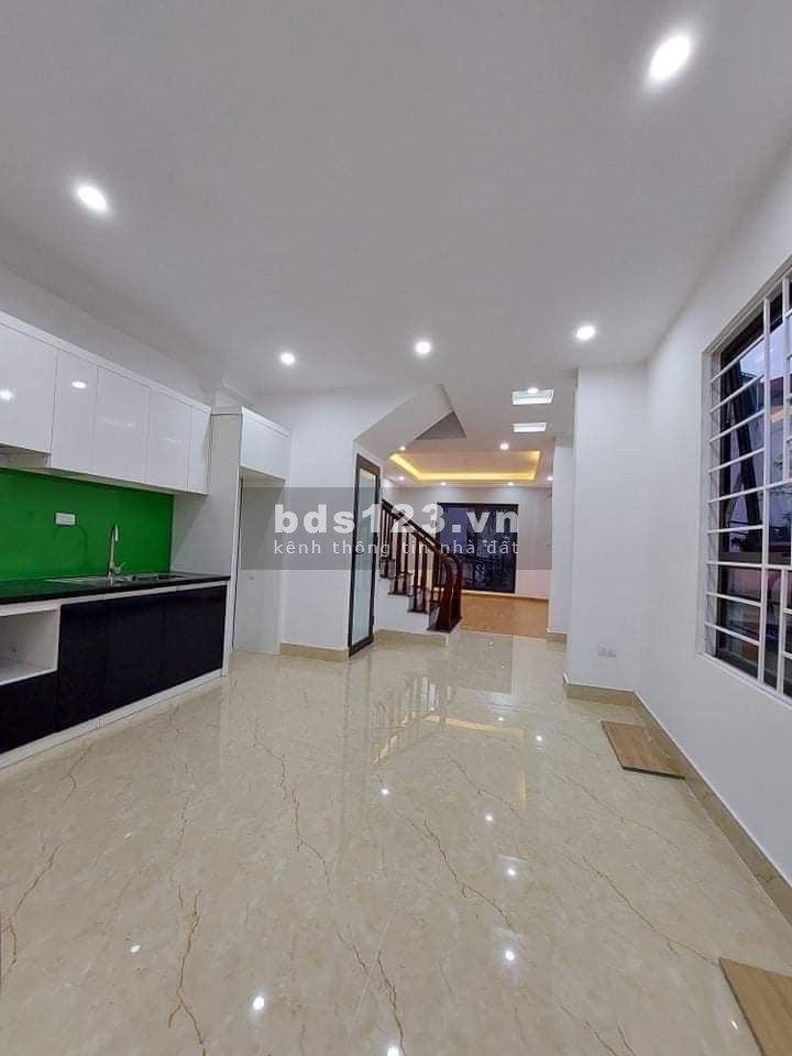 Nhà mới đẹp phố Hoàng Mai, lô góc ngõ thông gara ô tô dt 45m, 5 tầng, giá 6.1 tỷ