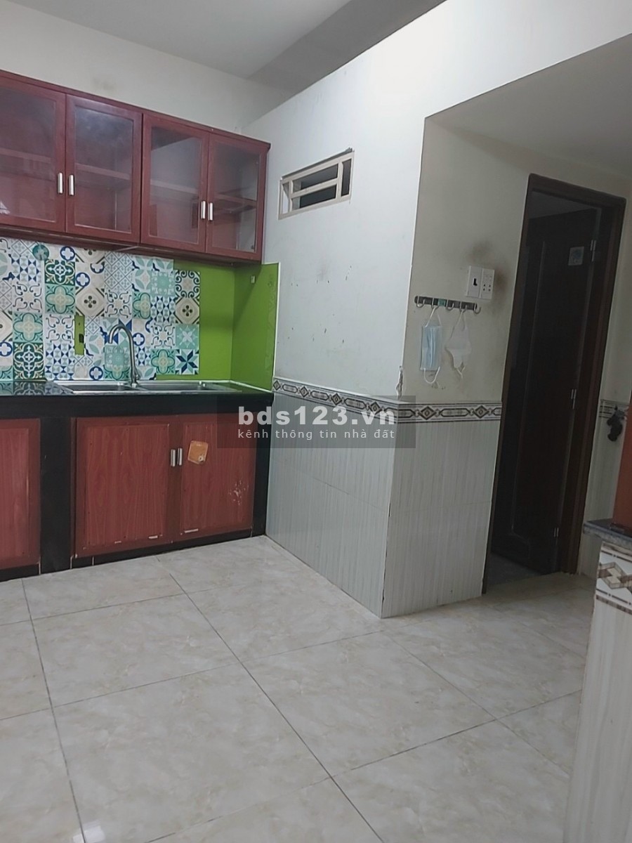 Gấp bán nhà 3 tầng dt 30m2 Chữ Đồng Tử, Quận Tân Bình, chỉ 4 tỷ 25
