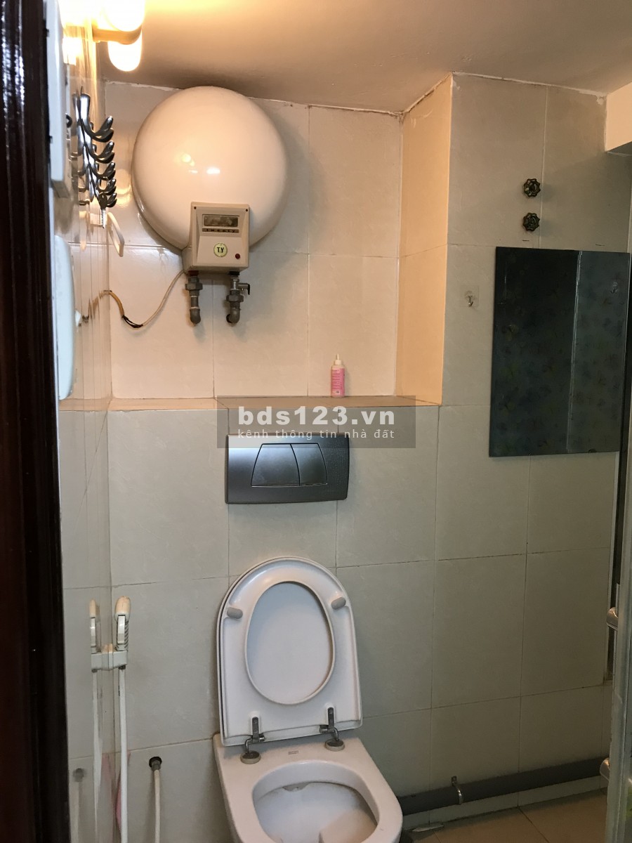 Cho thuê căn hộ tầng 3 thuộc tập thể bộ y tế, diện tích 30m2, 2 phòng, 1 bếp, 1 vệ sinh