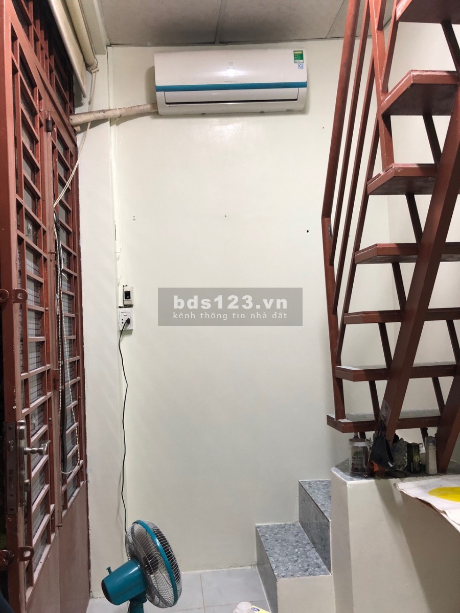 Nhà 1 trệt, 1 lầu đường Bùi Viện, hẻm 1 xẹt an ninh, khu dân cư hiện hữu Quận 1