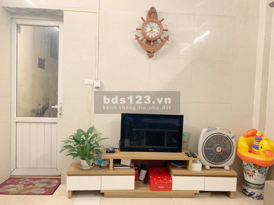 Nhà 5 tầng mới, nội thất đẹp, Hoàn Kiếm, giá bán 1.65 tỷ, hướng Đông, chính chủ