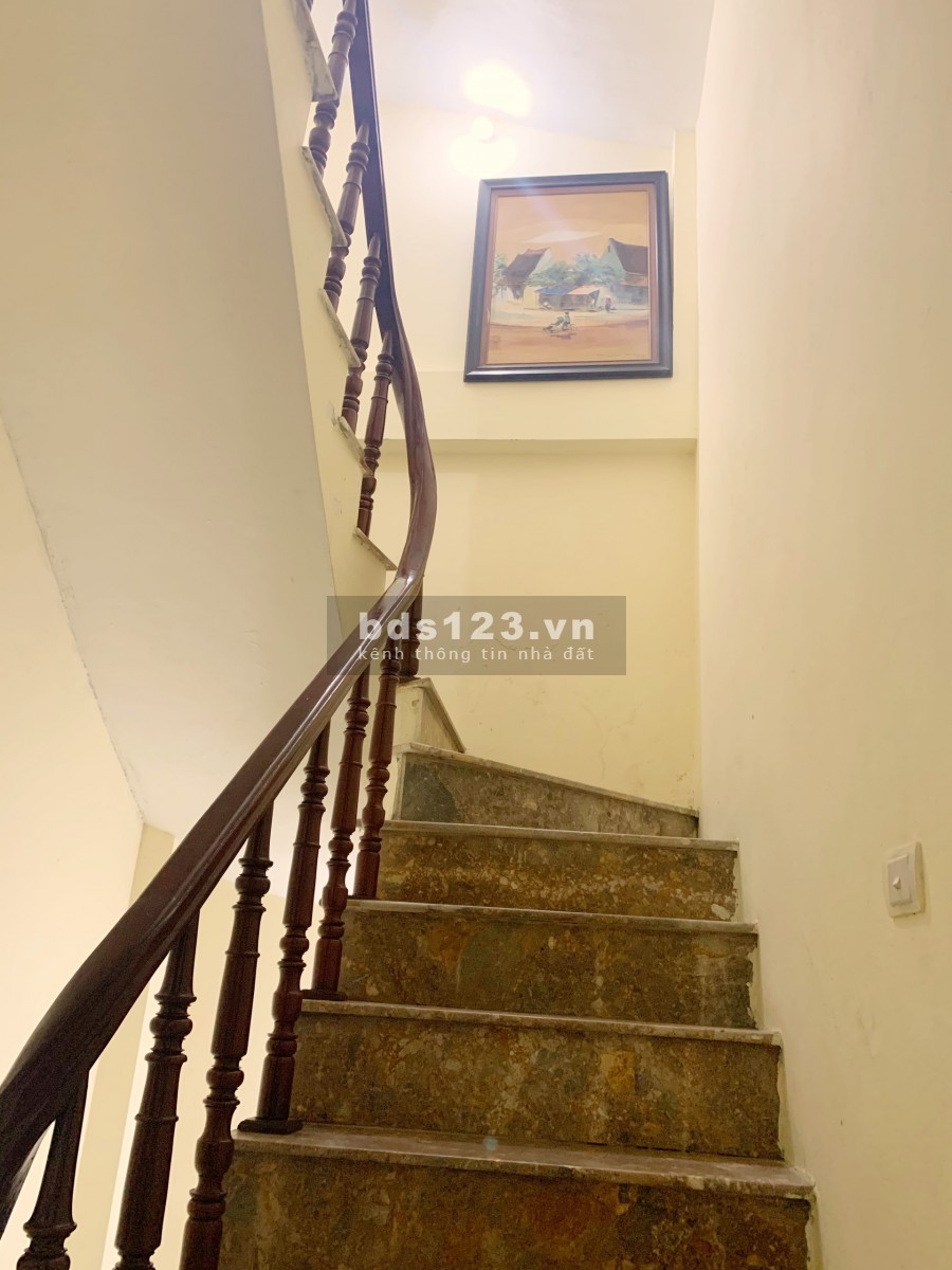 Nhà 5 tầng mới, nội thất đẹp, Hoàn Kiếm, giá bán 1.65 tỷ, hướng Đông, chính chủ
