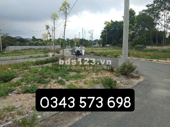 Cần bán nhanh lô góc mặt tiền 10.5 sát vách kí túc xá ĐHQG Hà Nội Hòa Lạc