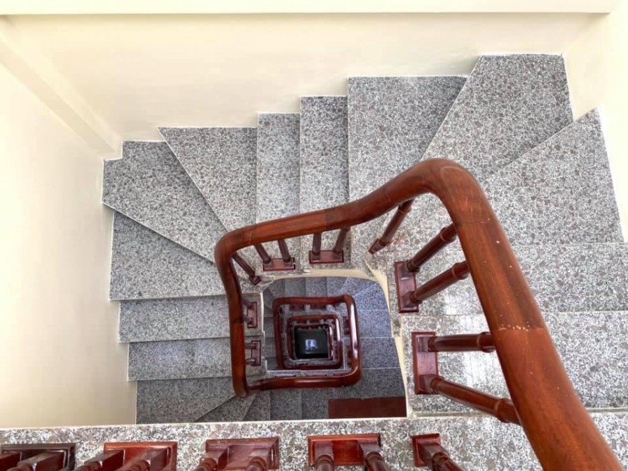 Có nhà diện tích 33m2 5 tầng Kẻ Vẽ, ô tô đỗ cửa, ô tô tránh cách 7m lh 0983753389