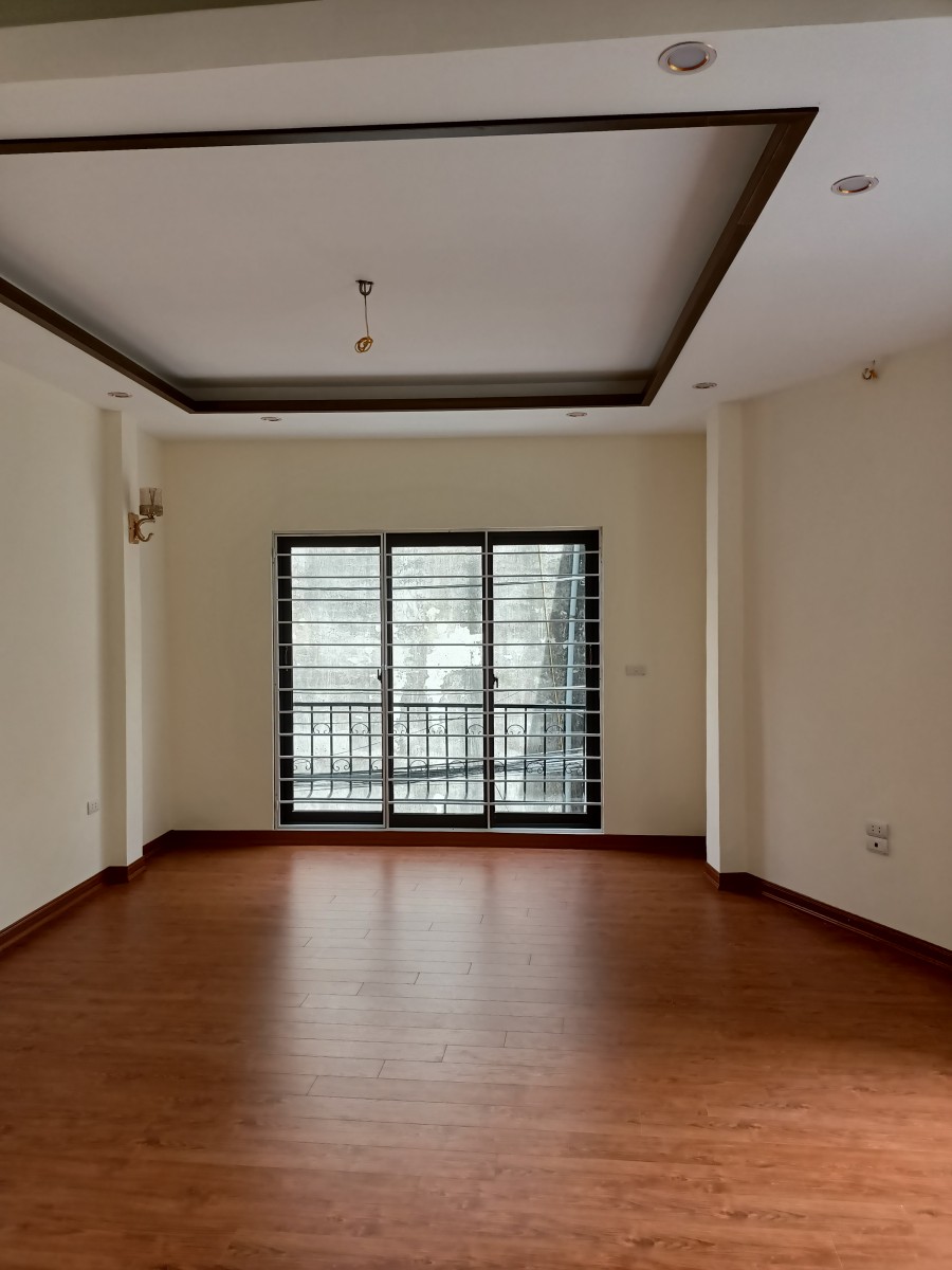Bán nhà ngõ 29 Chu Huy Mân, Quận Long Biên, diện tích 55m2 nhà 4 tầng đẹp có gara ôtô, giá bán 4.6 tỷ