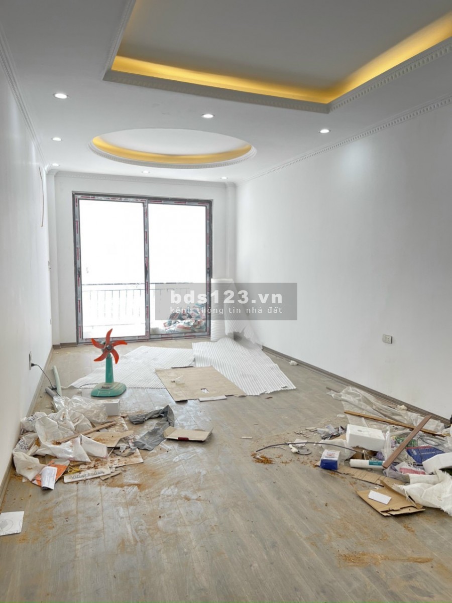 Bán nhà mặt ngõ đường Láng, diện tích 37m giá 5,6 tỷ, lh 0949794555