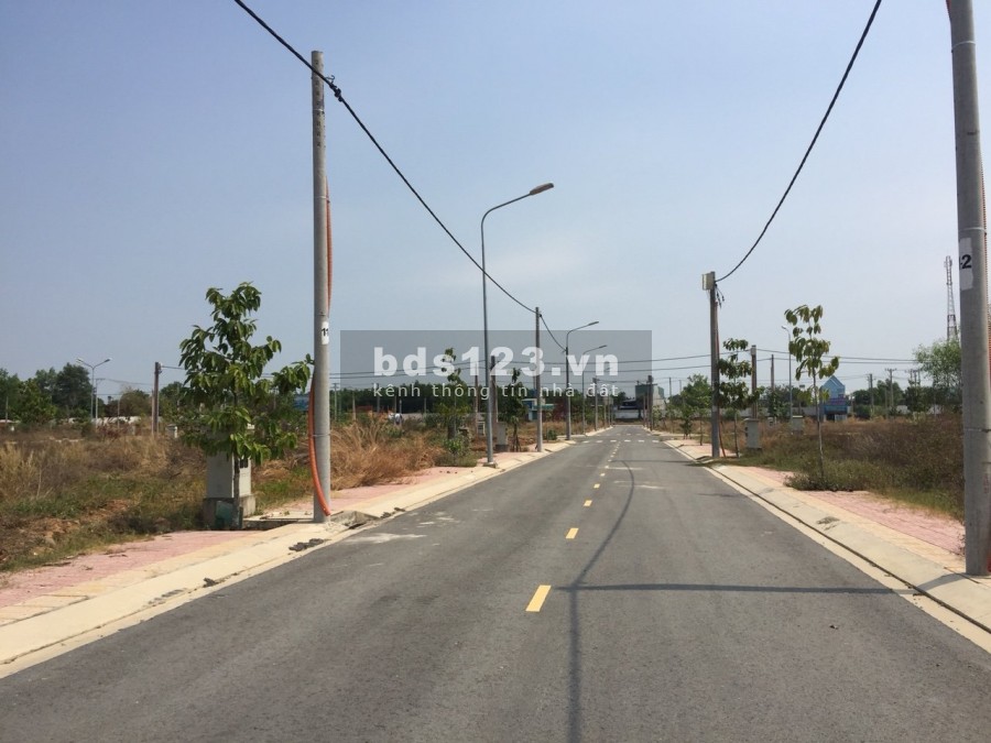 Đất mặt tiền đường nhựa diện tích 510m2 SHR ngay chợ dân sinh đất thổ