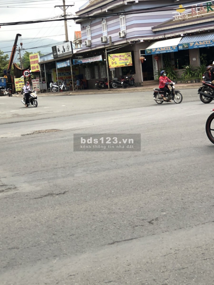 1 nền duy nhất ngay quốc lộ 51 giá chỉ 15 triệu/m2, sổ hồng riêng, bao công chứng