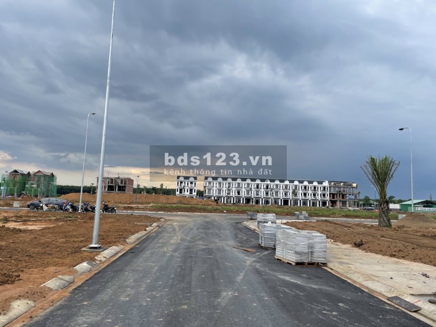 Bán Đất Long Thành giá 1,8 tỷ 100% thổ cư, sổ hồng trao tay, lhcc