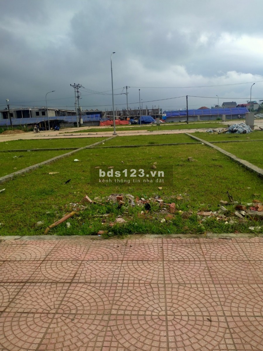 Rất cần bán gấp lô đất đấu giá X2-Đông La, Hoài Đức; vị trị đẹp, tiềm năng tăng giá cao