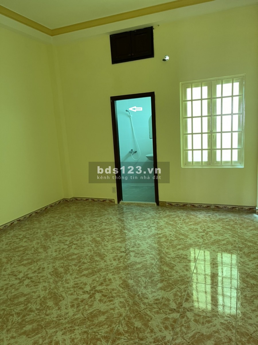 Nhà DC9, diện tích 4x25m, 3 lầu, sân thượng, 4 phòng ngủ, 5 nhà vệ sinh