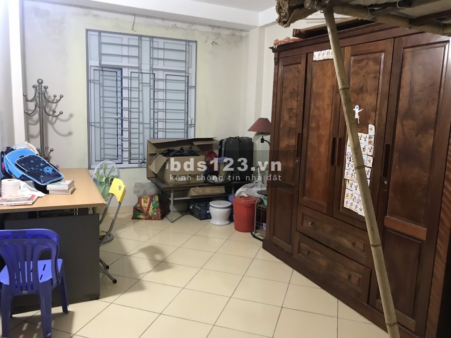 Đã mua chung cư, bán nhà Thanh Lân, sau phố đúng 1 nhà, tiện ích đầy đủ, 33m2x4,5T, hơn 2tỷ.
