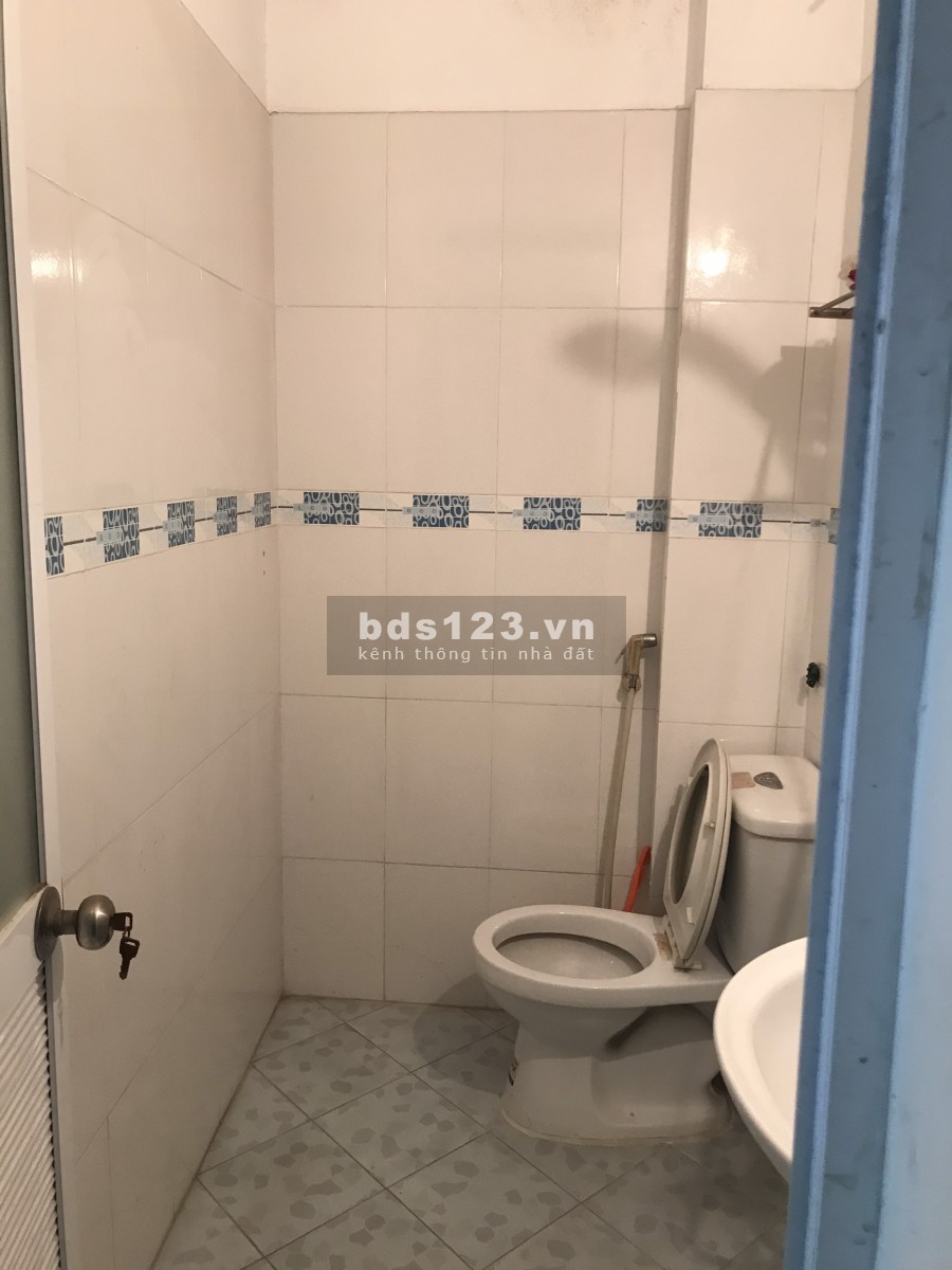 Đã mua chung cư, bán nhà Thanh Lân, sau phố đúng 1 nhà, tiện ích đầy đủ, 33m2x4,5T, hơn 2tỷ.