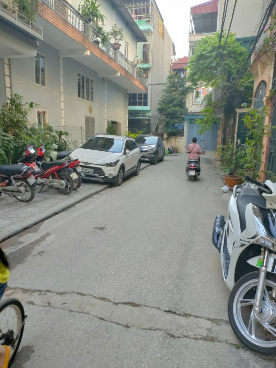 Bán đất tặng nhà cấp 4 Trần Khát Chân dt 56m2 chỉ 3.3 tỷ ngay gần phố mặt tiền rộng rãi