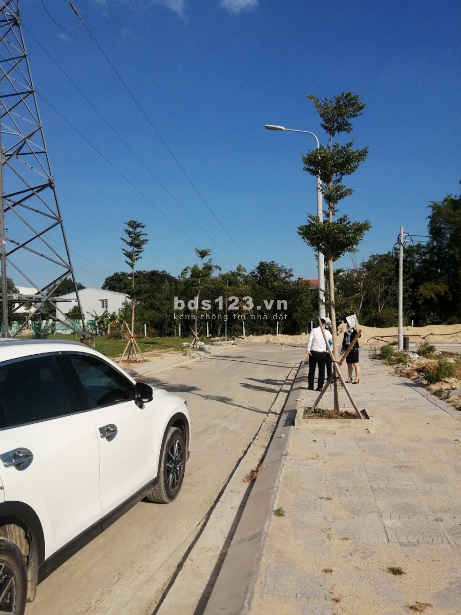 Bán đất bên cạnh trục 33m gần khu công nghiệp Điện NGọc, gần sông giá 1ty1/lô
