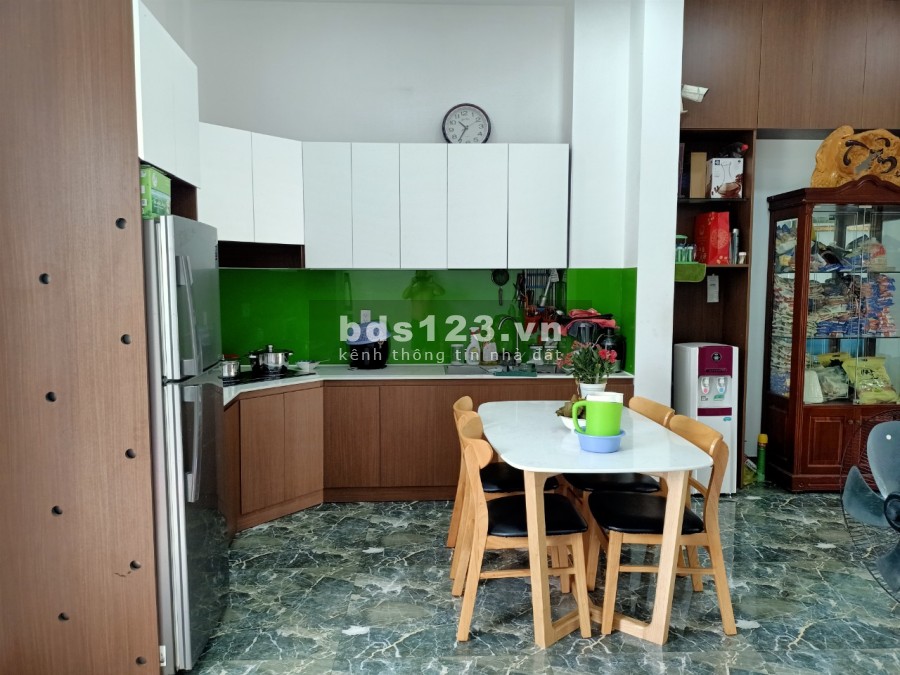 Bán nhà nguyên căn có đầy đủ thổ cư, nội thất, giá bán 6.1 tỉ, thương lượng