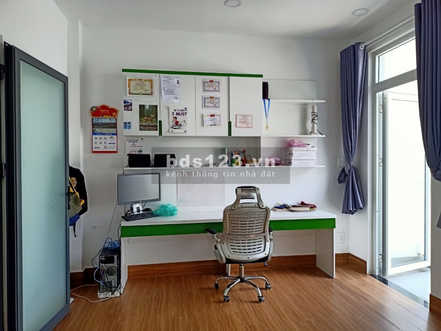 Bán nhà nguyên căn có đầy đủ thổ cư, nội thất, giá bán 6.1 tỉ, thương lượng