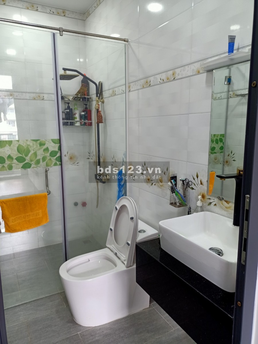 Bán nhà nguyên căn có đầy đủ thổ cư, nội thất, giá bán 6.1 tỉ, thương lượng