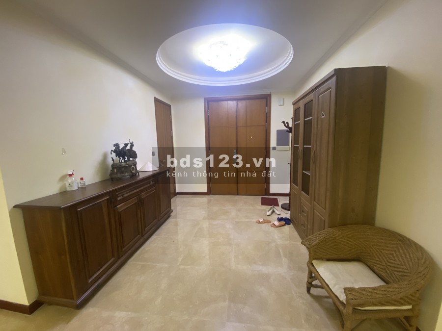 Bán Ciputra L1 267m2 4 ngủ view sân golf đẹp, full nội thất - 0974606535