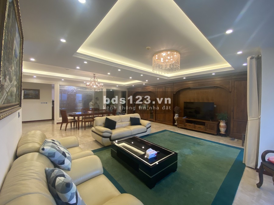 Bán Ciputra L1 267m2 4 ngủ view sân golf đẹp, full nội thất - 0974606535