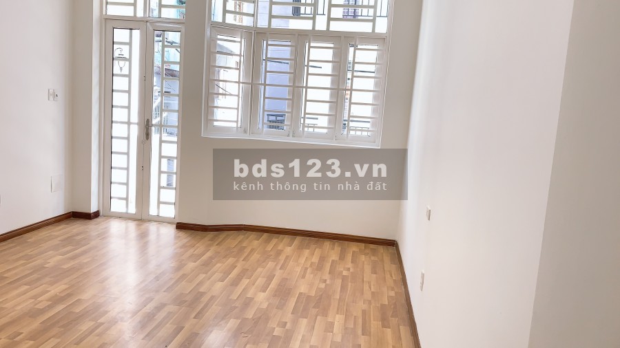 Bán nhà đường Nguyễn Kiệm đang kinh doanh căn hộ dịch vụ giá 8.3 tỷ