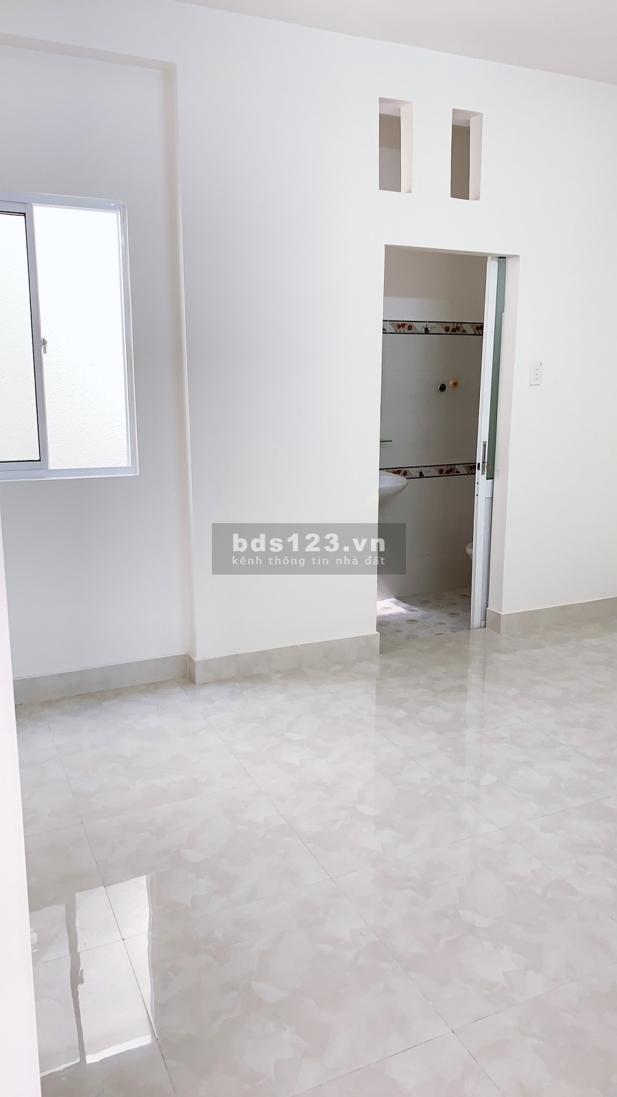 Bán nhà đường Nguyễn Kiệm đang kinh doanh căn hộ dịch vụ giá 8.3 tỷ