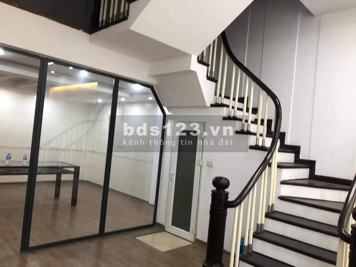 Bán Nhà Quận Cầu Giấy gara ô tô tránh, kinh doanh 65m2, 6 tầng, mt 5m, lhcc