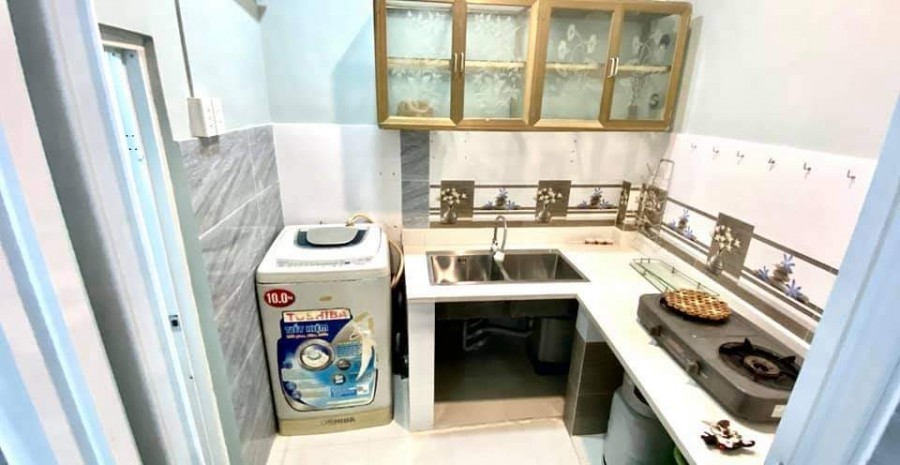 Nhà khu vực quận 1, giá rẻ để đầu tư, chỉ 3,2 tỷ, nhà hẻm 102 Trần Quang Khải, Quận 1, dt 25m2.