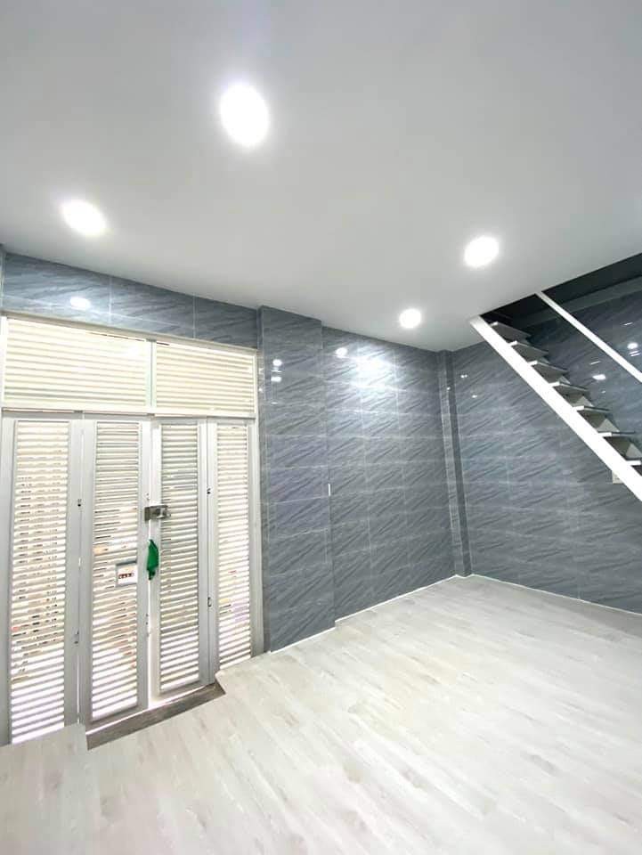 Nhà khu vực quận 1, giá rẻ để đầu tư, chỉ 3,2 tỷ, nhà hẻm 102 Trần Quang Khải, Quận 1, dt 25m2.