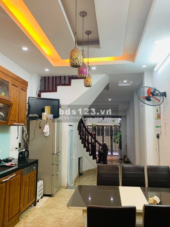 Bán nhà đẹp PL ô tô phố Thái Thịnh 52m2 x 4 tầng giá 6,6 tỷ. LH 0912442669