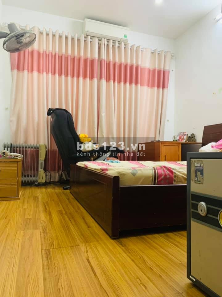 Bán nhà đẹp PL ô tô phố Thái Thịnh 52m2 x 4 tầng giá 6,6 tỷ. LH 0912442669