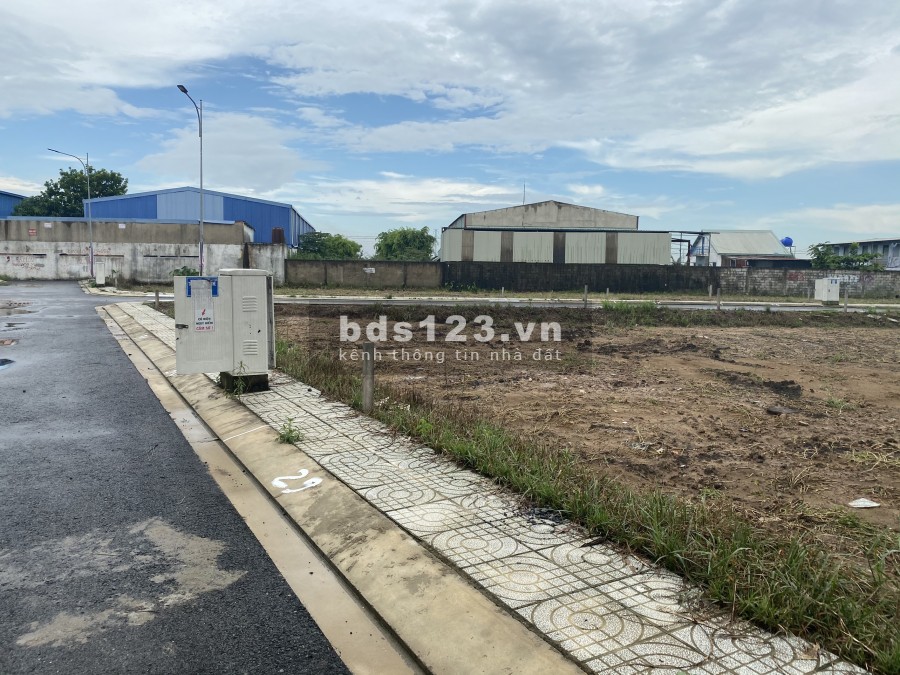 Bán đất Củ Chi giá siêu hot mùa dịch, đất 100% thổ cư, giá 1.4 tỷ, thương lượng