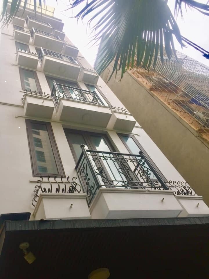 Bán nhà nguyên căn mặt phố Chùa Bộc dt 53m2, 7 tầng, giá bán 12,5 tỷ