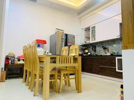 Hiếm. Trung Tâm Đống Đa, Xã Đàn 2 dt 45m2, 5 tầng ở luôn, giá bán 5.5 tỷ