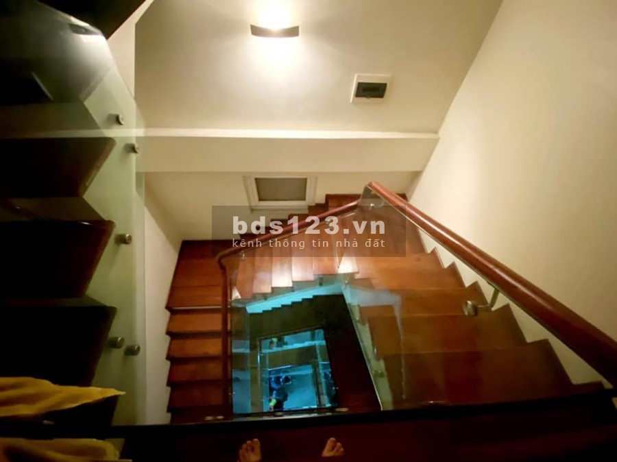 Nhà Mặt phố Đình Đông, 4 tầng siêu đẹp giá 8,3 tỷ Nội thất ngoại nhập, thiết kế tinh tế