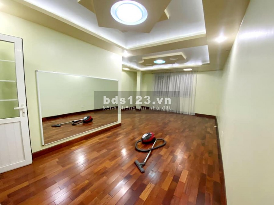 Nhà Mặt phố Đình Đông, 4 tầng siêu đẹp giá 8,3 tỷ Nội thất ngoại nhập, thiết kế tinh tế