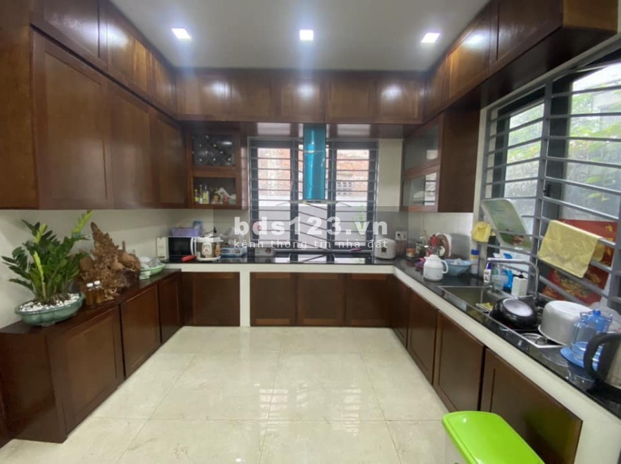 Nhà mới nguyên tem chỉ việc xách vali về ở 45m2, 5 tầng đúc, giá chỉ 2.9 tỷ