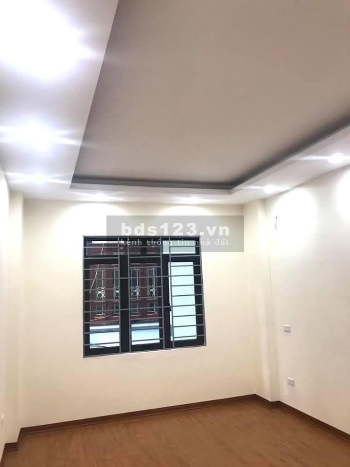 Bán nhà Cầu Giấy, nội thất gỗ cực đẹp xe ba gác vào nhà 4 tỷ, liên hệ 0398238688