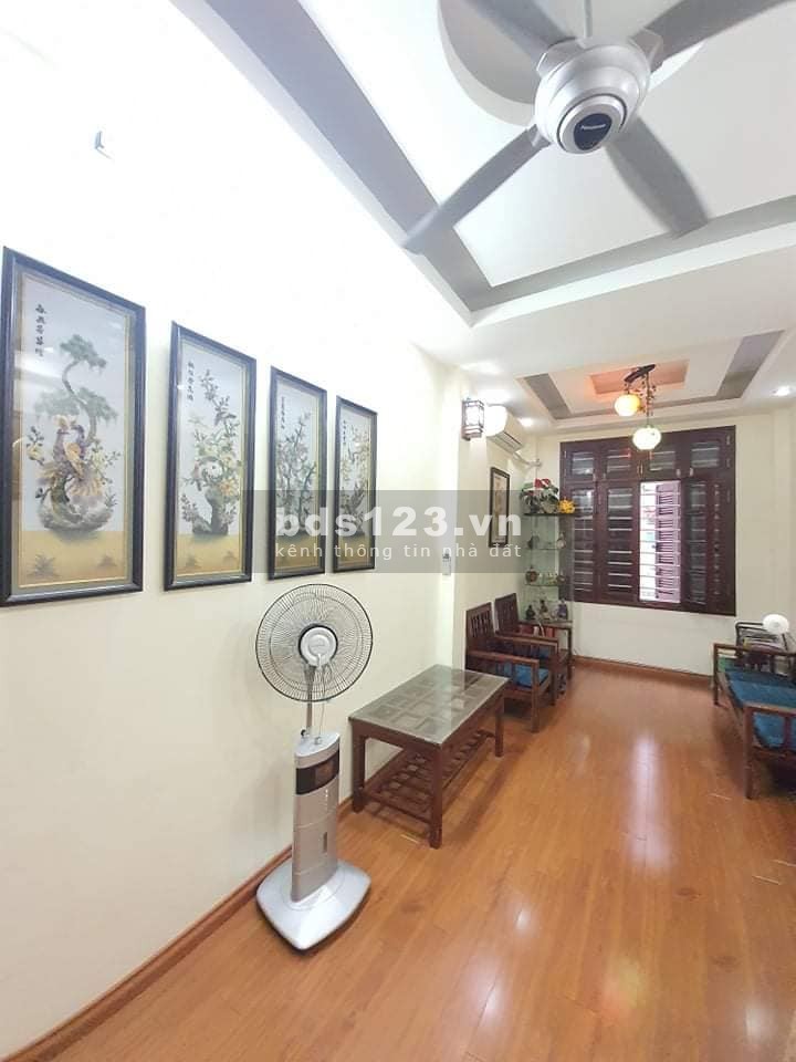 Nhà riêng Thanh Xuân mặt ngõ kinh doanh, ô tô đỗ cửa 5Tx52m2, giá 5.5 tỷ