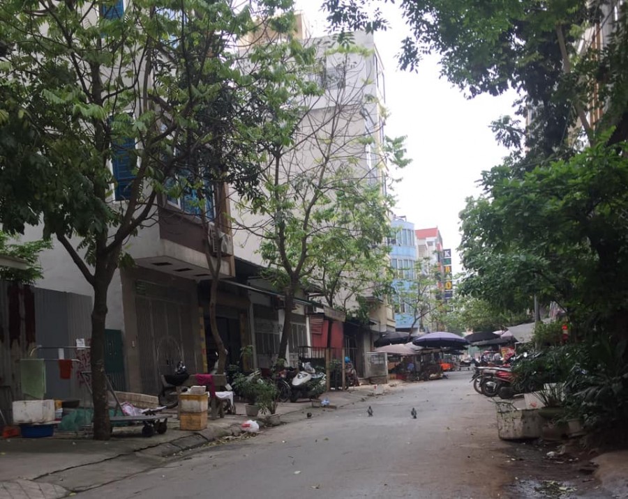 Bán Đất Tặng Nhà C4 KĐT Xa la Hà Đông mặt chợ, kinh doanh phân lô vỉa hè, dt 50m2, giá 5.3 tỷ
