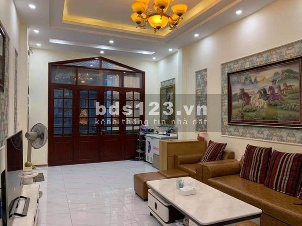 Cực sốc nguyên căn rộng 42m2 4 tầng đẹp long lanh phố Trương Định giá bán 2.6 tỷ