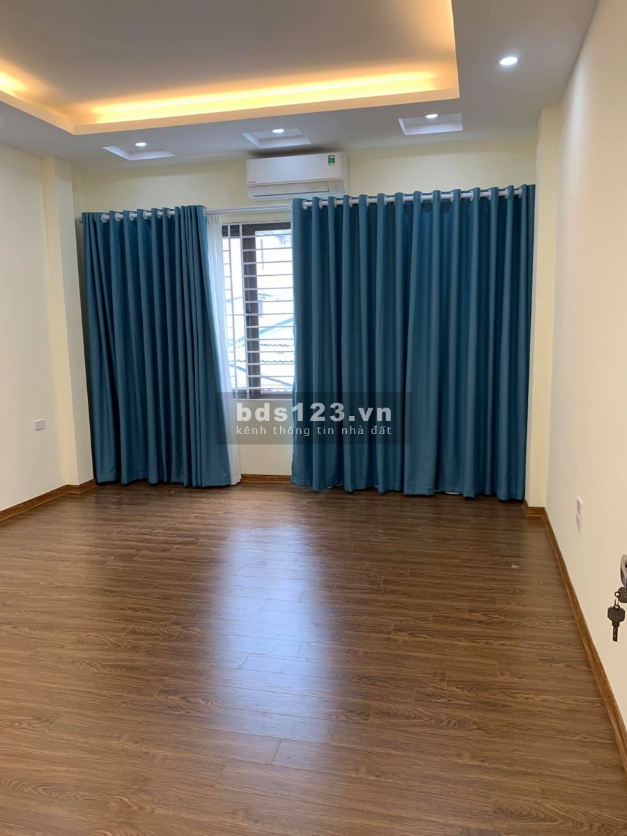 Siêu Phẩm 190 Hoàng Mai, ô tô đỗ cửa, diện tích rộng, nhà mới DT 50 m2 nhỉnh 4 tỷ