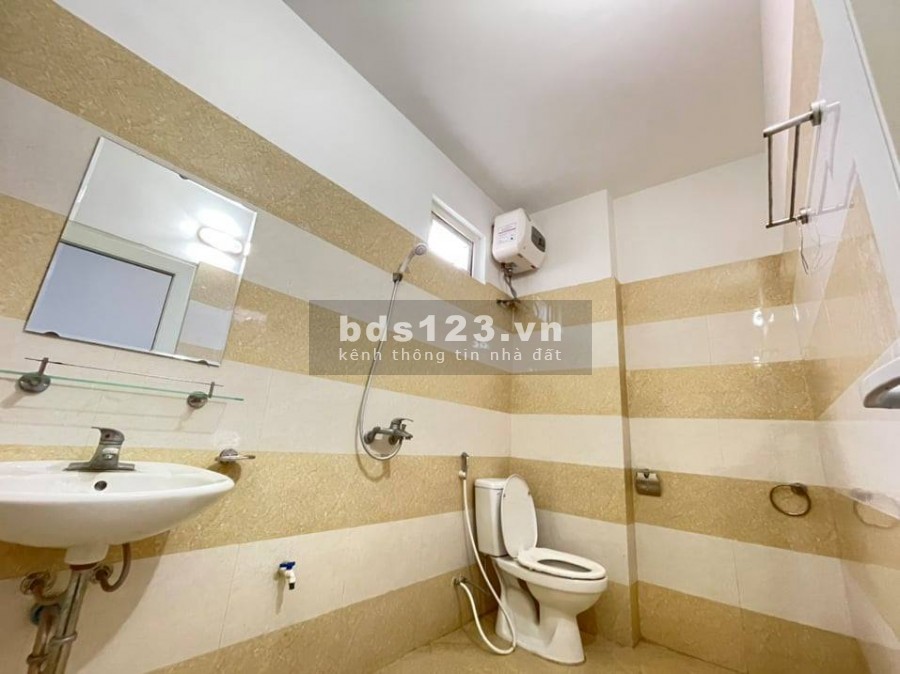 Bán nhà Quận Hoàng Mai, ngõ nông, thông thoáng, dt 30m2, giá 3.3 tỷ, lhcc