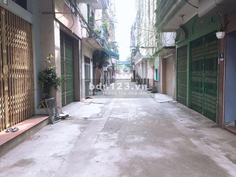 Bán nhà ngõ 81 rộng thoáng, đúc 5 tầng cần bán nhanh, gí 4.2 tỷ, lh 0904601503