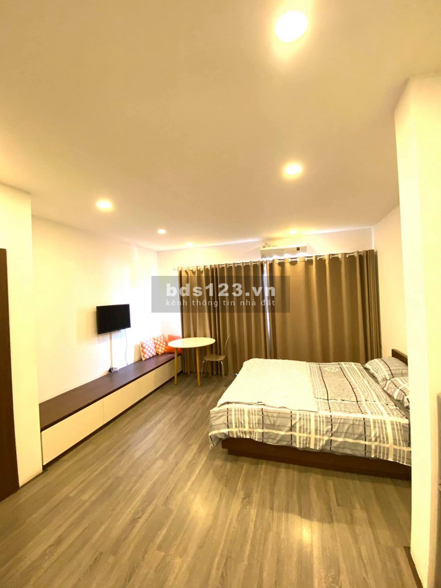 Bán nhà Tây Hồ cách ô tô 20m, đúc 7 tầng, thang máy, dt 65m2, 7 tầng đúc, giá 8.3 tỷ, lhcc
