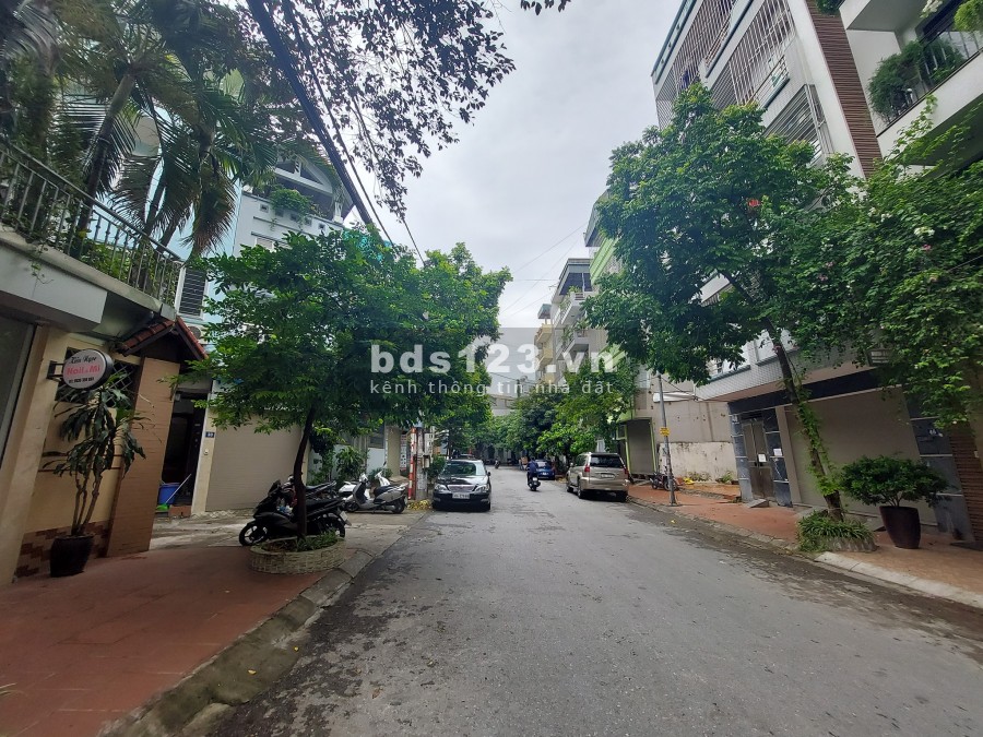 Bán nhà liền kề KĐT Văn Khê, Hà Đông Dt: 83m2. Lh 0913.59.53.56