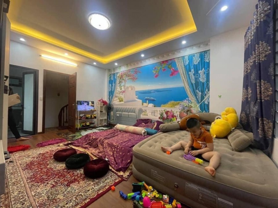 Cần bán nhà phố Minh Khai, dt 32m2, 4 tầng, 3 phòng ngủ, gần phố, nhỉnh 3 tỷ, lh 0394357733